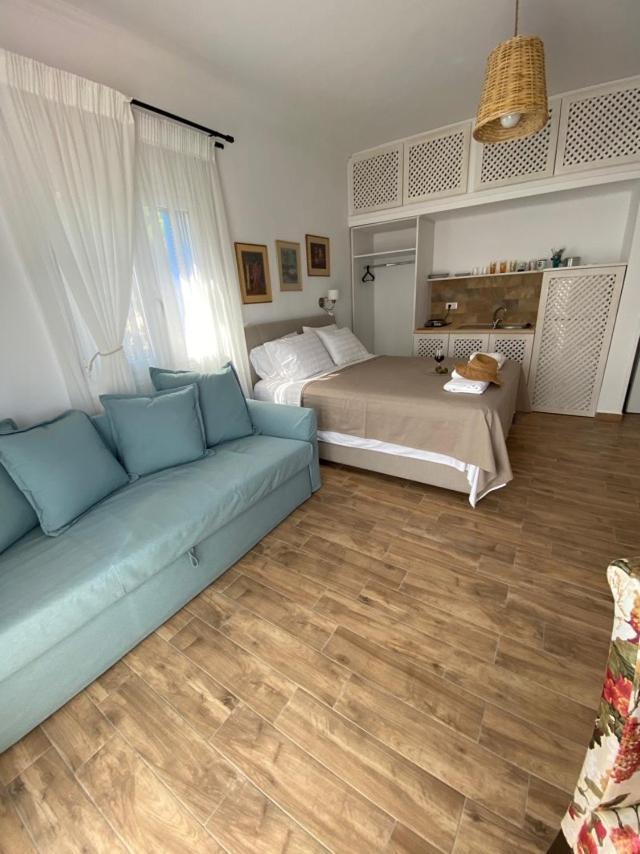 Reginas Apartments Иксия Екстериор снимка