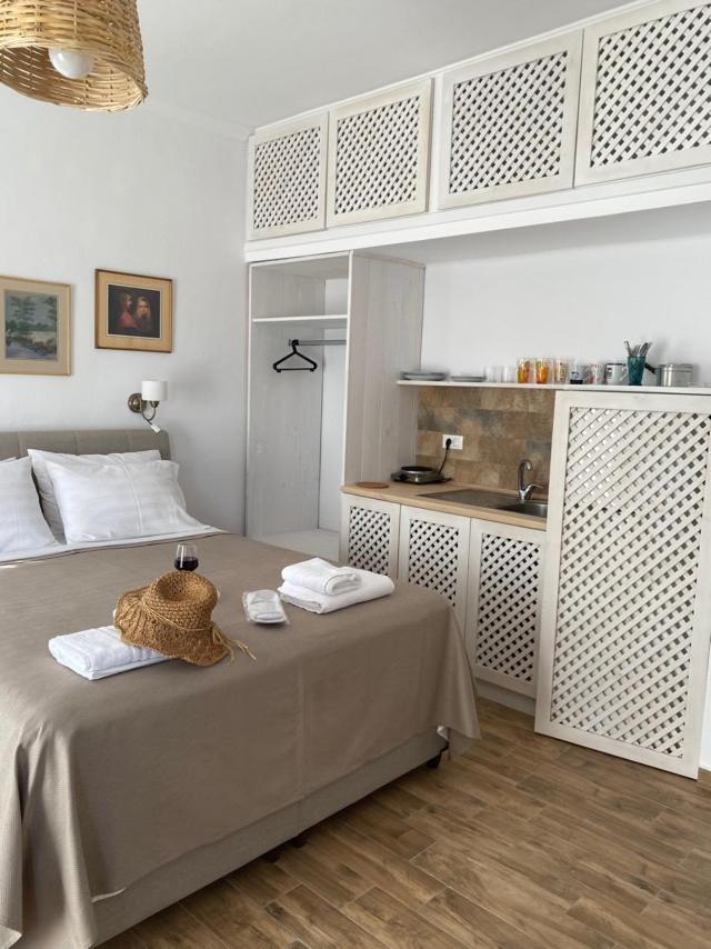 Reginas Apartments Иксия Екстериор снимка