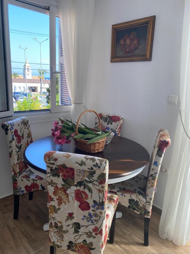 Reginas Apartments Иксия Екстериор снимка