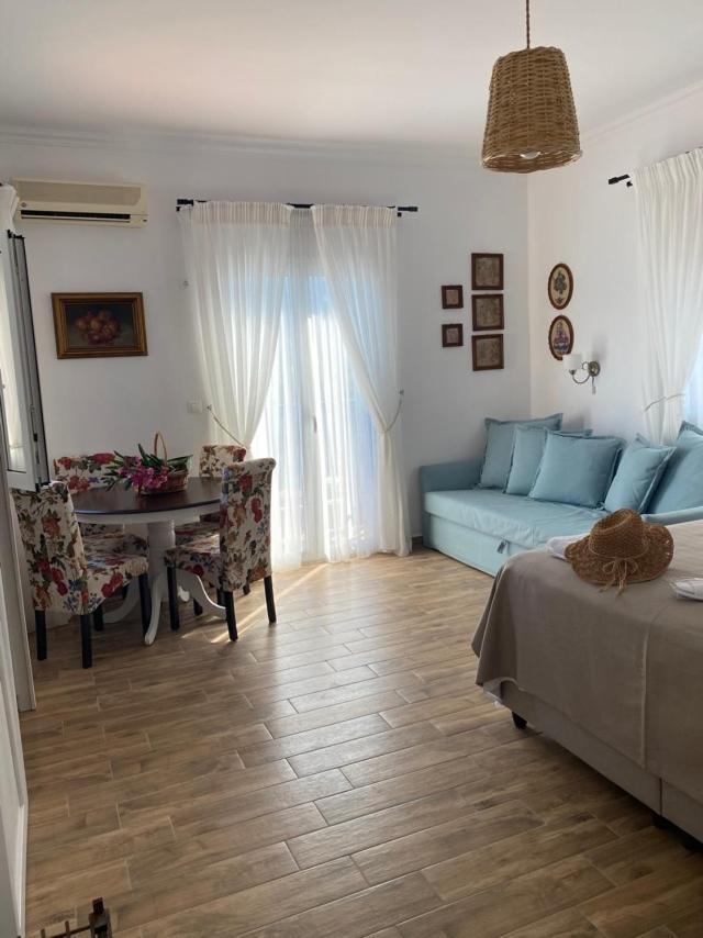 Reginas Apartments Иксия Екстериор снимка