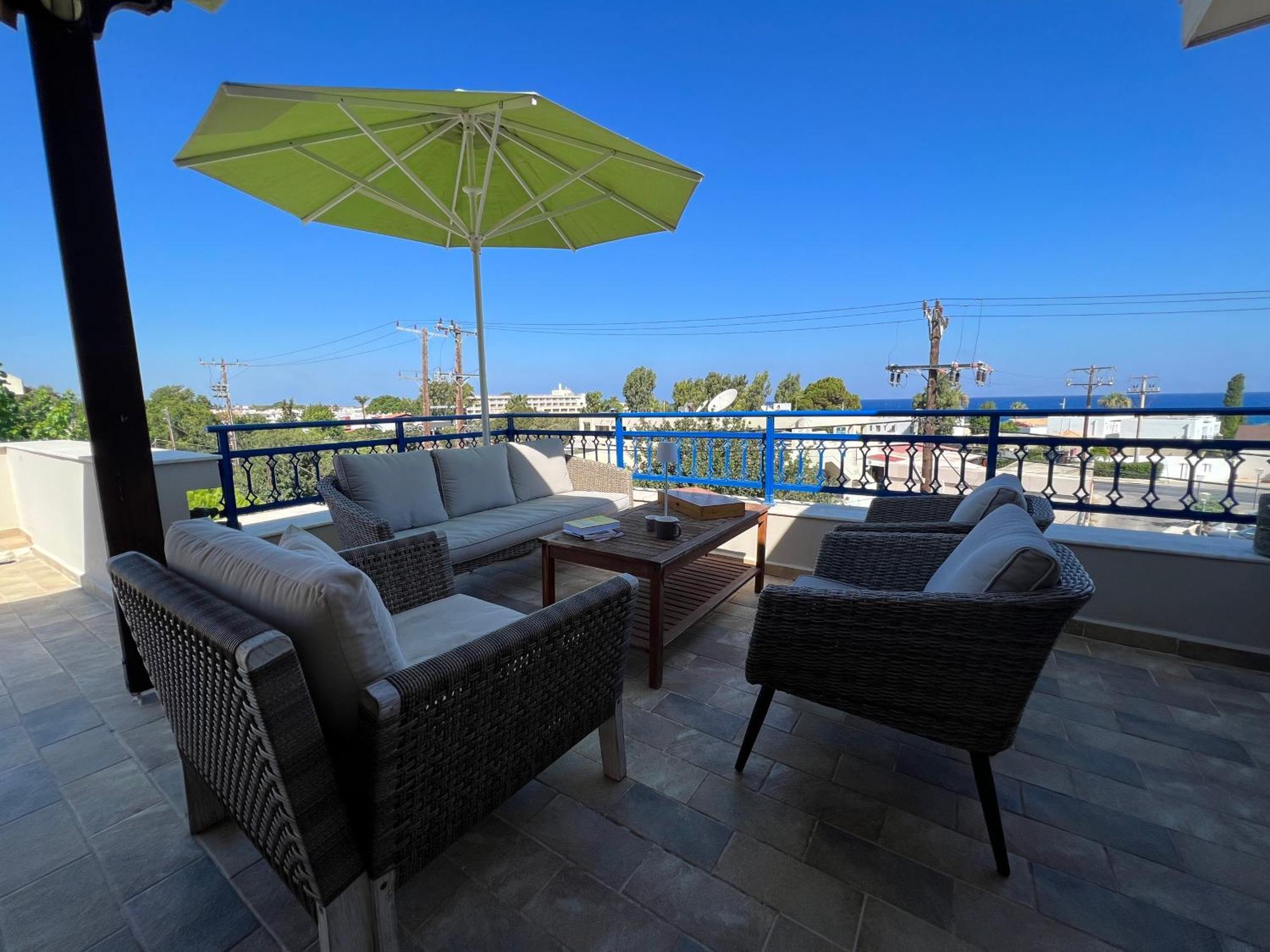 Reginas Apartments Иксия Екстериор снимка